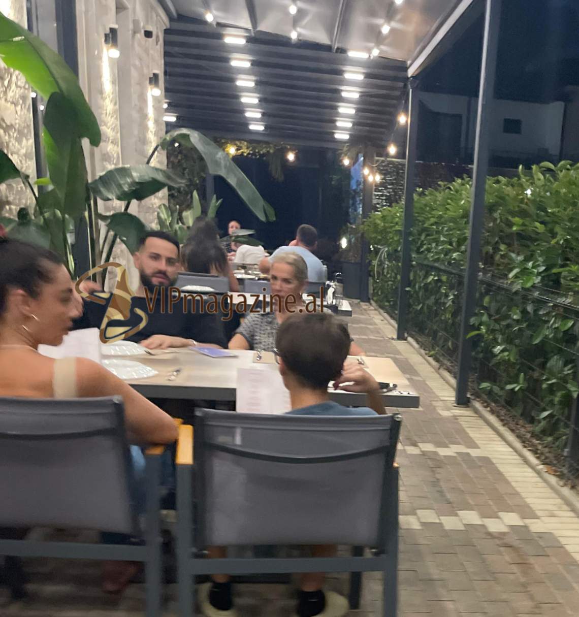 Capital, Adrola & Troi në momentet më të ngrohta bashkë (FOTO) – botimet.com